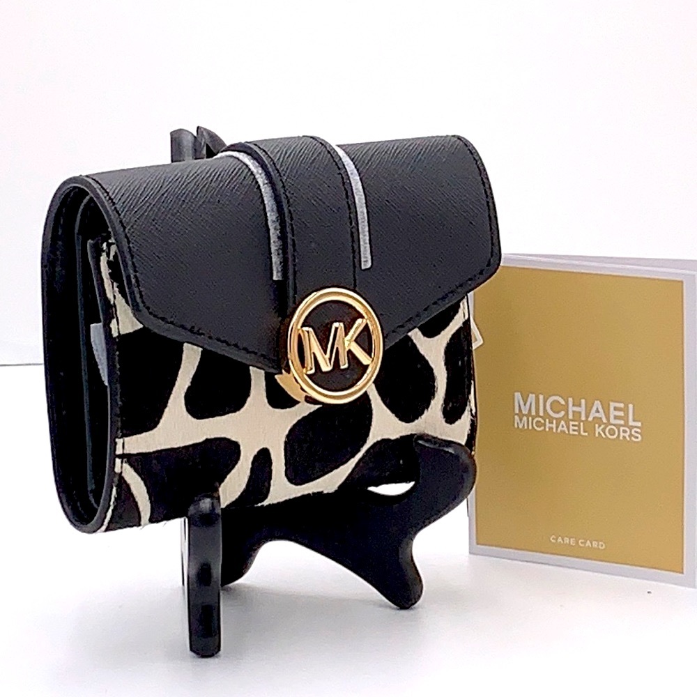 MICHAEL KORS
Carmen Medium Flap Bifold Faux Fur-Leather Wallet
BLACK COLOR